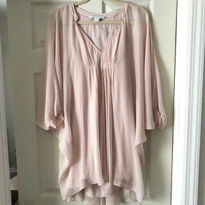 Diane Von Furstenberg Silk Dress. Pink Size 2